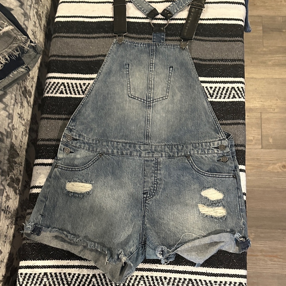 Volcom Blue Denim Overall Shorts with Black leather Straps sz large